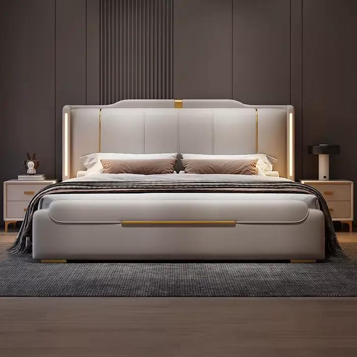 SAT. Lit double moderne de luxe en cuir souple avec cadre en bois massif et rangement pour la maison ou la chambre d'hôtel