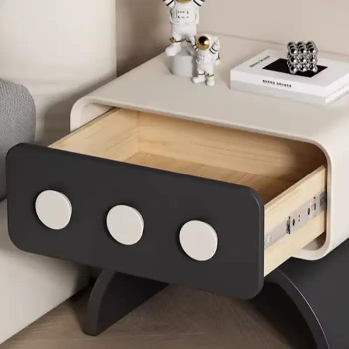 Table de chevet coréenne avec pieds en métal
