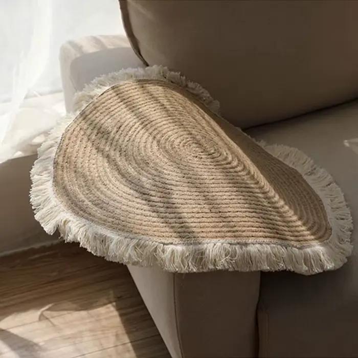 Tapis rond en rotin de jute tissé à la main avec pompon