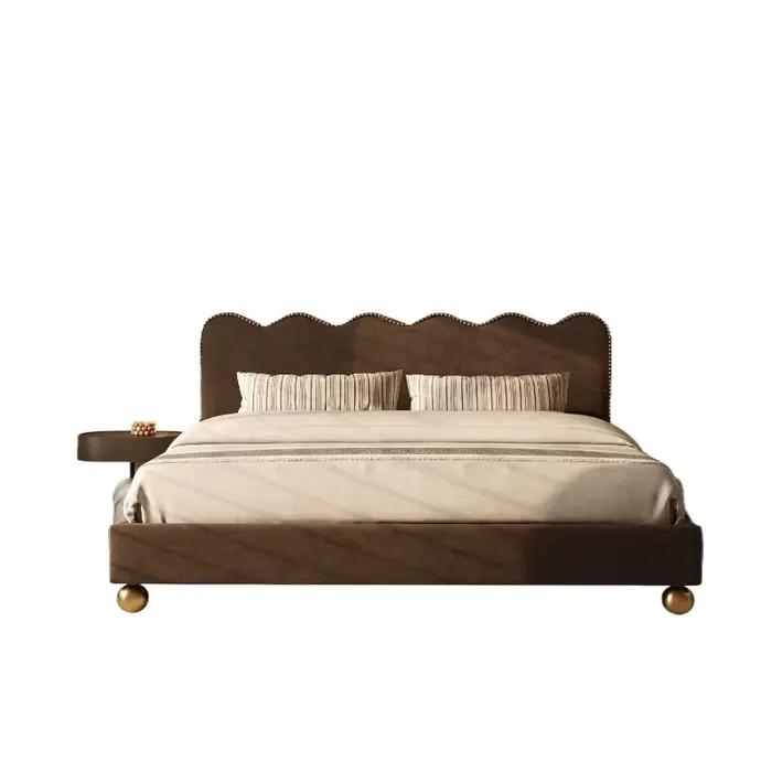 Lit Queen Size en Bois Massif Style Vintage Français