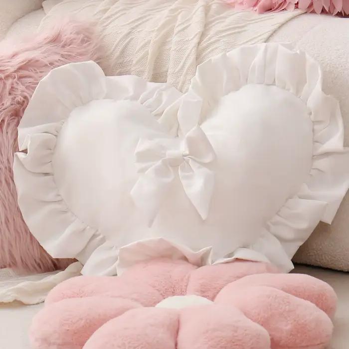 Coussin décoratif en forme de cœur pour la décoration intérieure