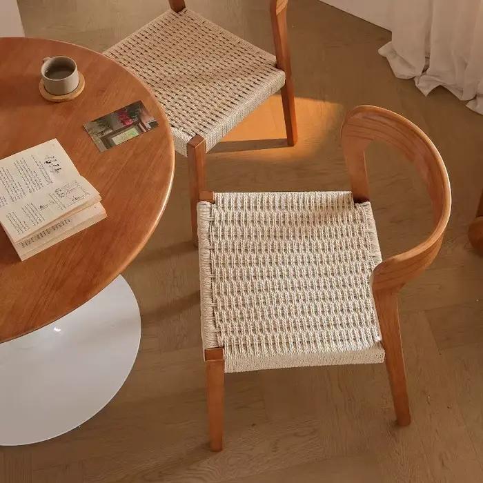 Chaises de salle à manger minimalistes Accent