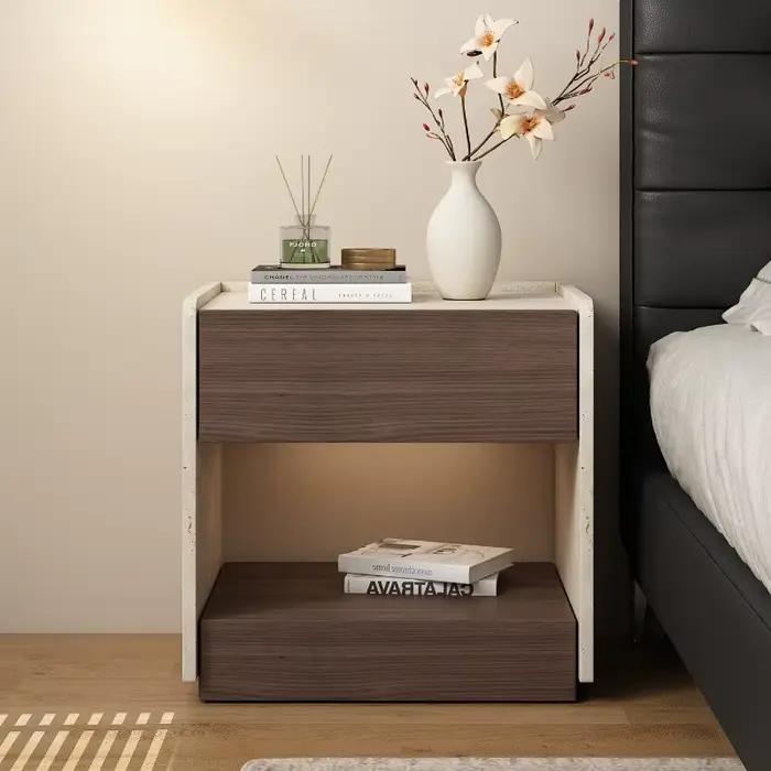 Table de chevet simple et étroite avec rangement