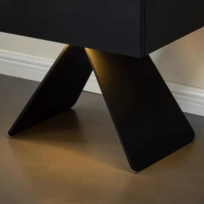 Table de chevet design nordique moderne en bois avec rangement