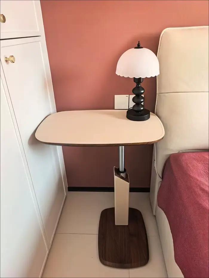 Table de lit d'appoint réglable multifonctionnelle