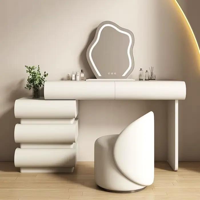 Table de maquillage élégante de style nordique avec tiroirs