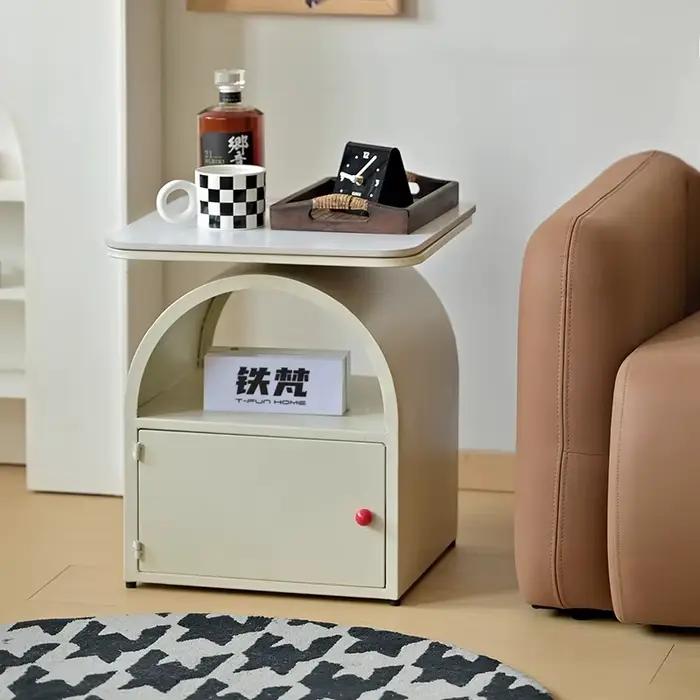 Table de chevet esthétique moderne avec rangement