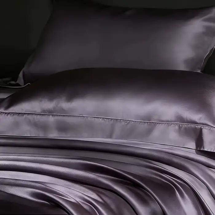 Parure de lit complète en satin blanc pour chambre à coucher