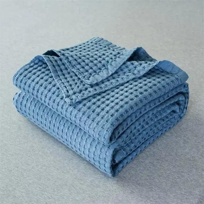 Couverture en coton gaufré à carreaux pour lit simple