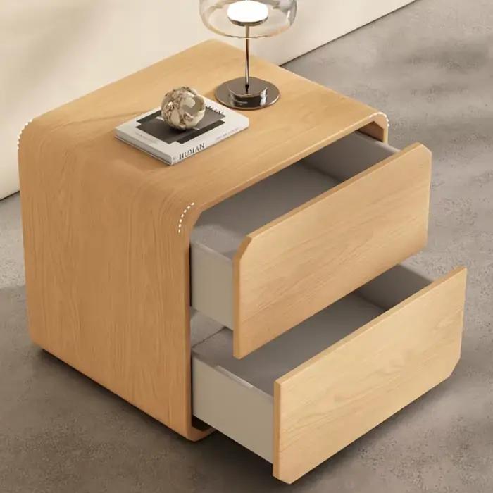 Petite table de chevet mignonne de style crème