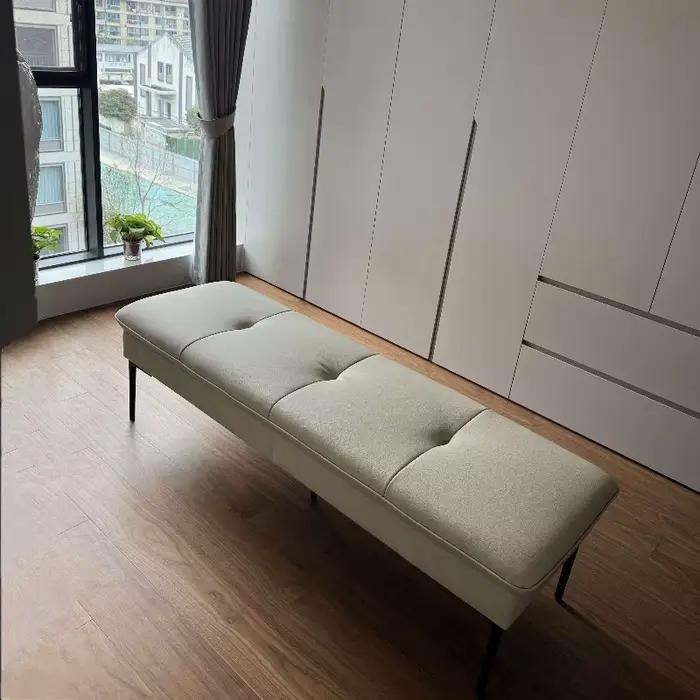 Banc de bout de lit rembourré en cuir