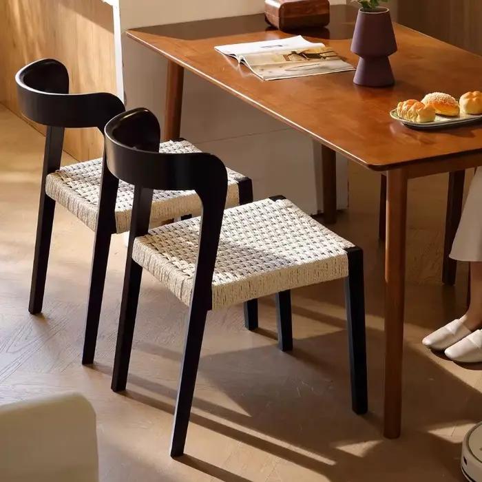 Chaises de salle à manger minimalistes Accent