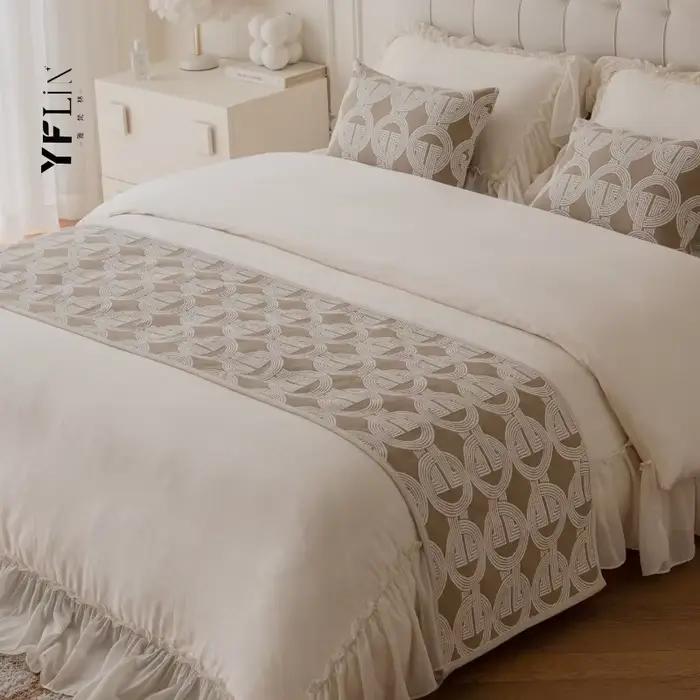 Chemin de lit Jacquard avec anneau géométrique haut de gamme