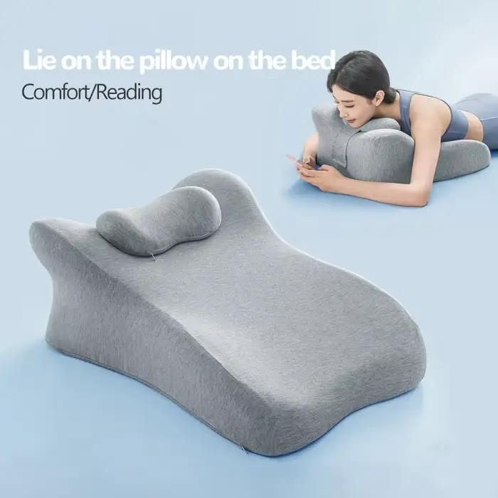 Oreiller de couchage pour se coucher sur le lit