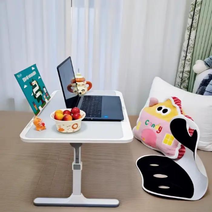 Surface de travail de bureau d'ordinateur portable de chevet réglable en hauteur avec baie vitrée à fente pour une