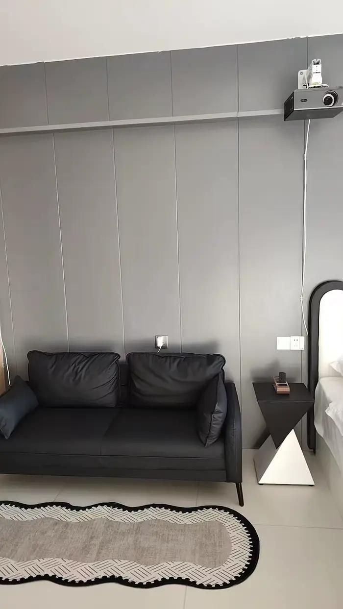 Table d'appoint minimaliste de luxe à la française