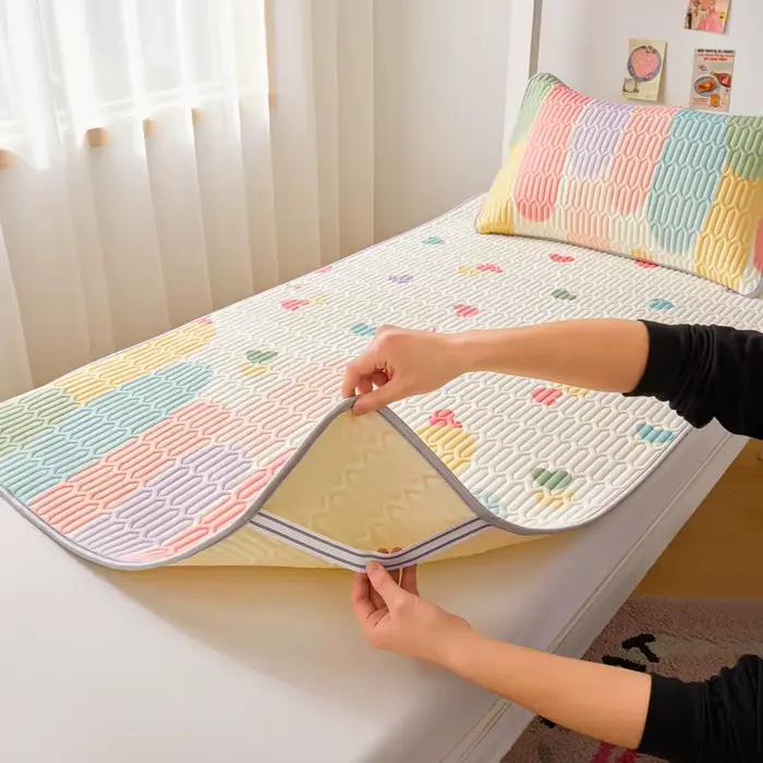Tapis de lit rafraîchissant en latex imprimé arc-en-ciel pour lit simple ou double