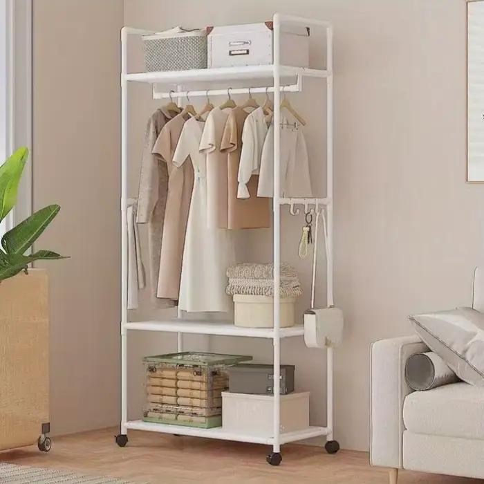 Support de rangement pour vêtements avec roulettes