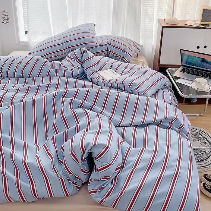 Ensemble de housse de couette rayée rouge et bleue simple