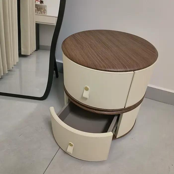 Tables de chevet rondes en cuir italien