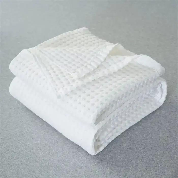Couverture en coton gaufré à carreaux pour lit simple