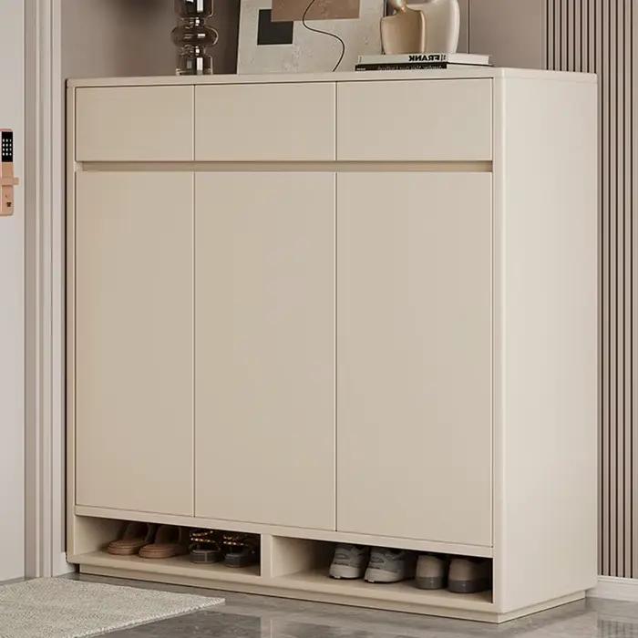 Meuble de rangement pour chaussures intégré au mur