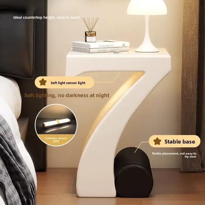 Table de chevet pour petite chambre à coucher