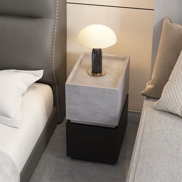 Table de chevet de chambre moderne avec épissure en bois de fond noir