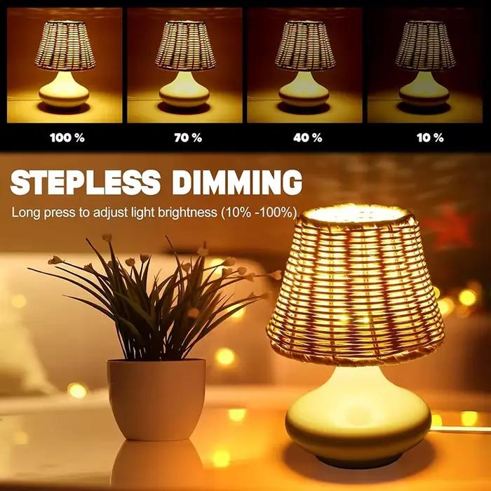 Lampe de table LED avec abat-jour en bambou tressé