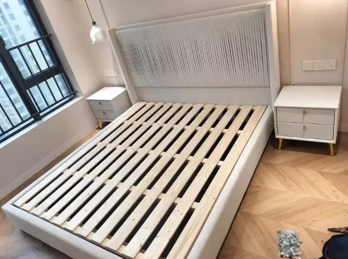 Cadre de lit confortable et élégant de 1
