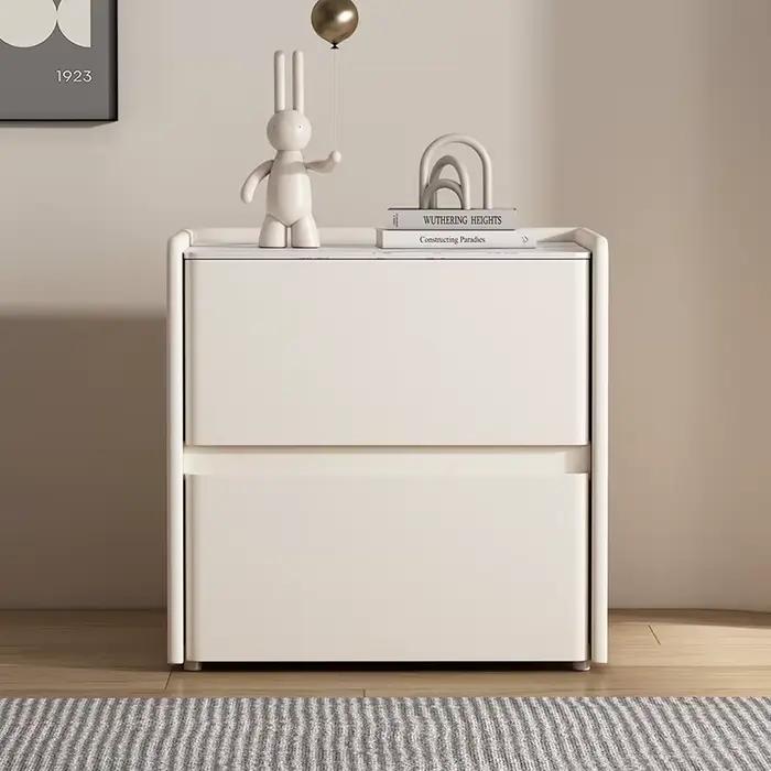 Table de chevet glamour au design minimaliste italien