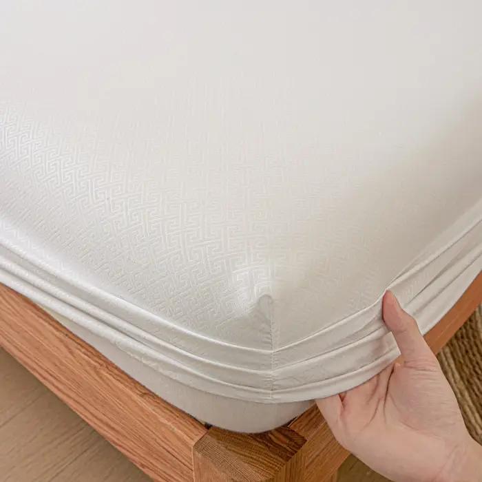 Protège-matelas antibactérien doux et hypoallergénique pour lit Queen/King