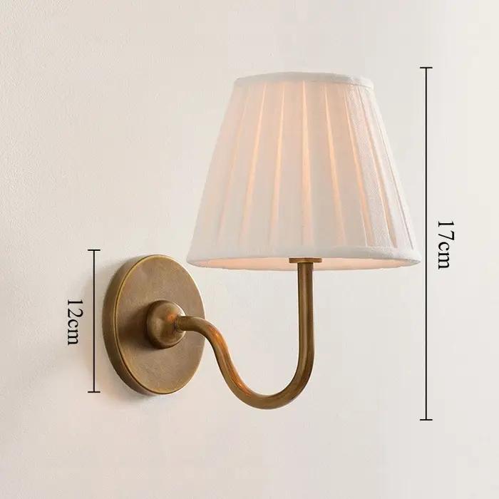 Lampe murale en tissu de style antique français