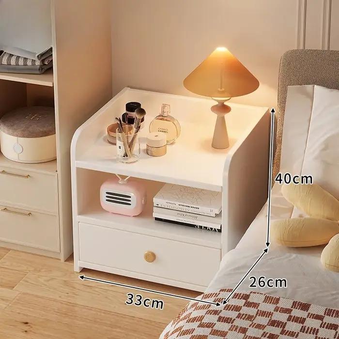 Table de chevet petite et simple