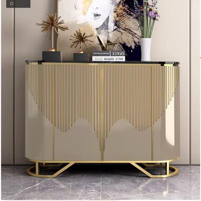 Armoires de salon de luxe étroites or classique français