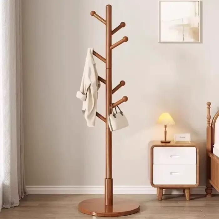 Porte-vêtements sur pied en bois