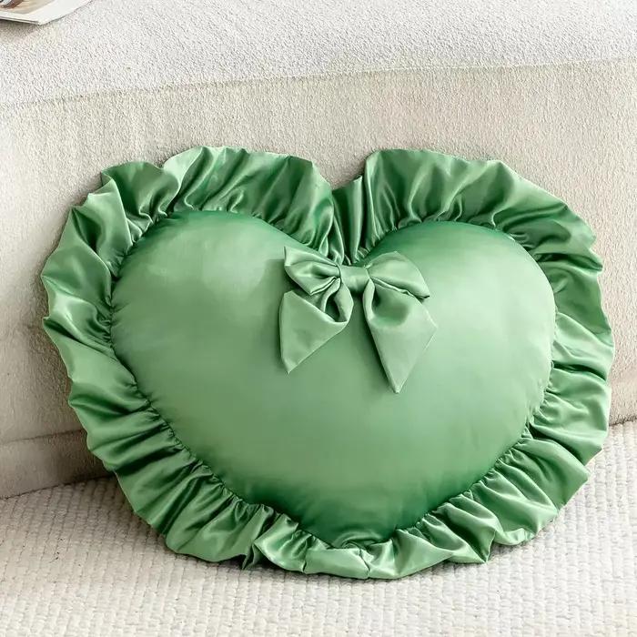 Coussin décoratif en forme de cœur pour la décoration intérieure