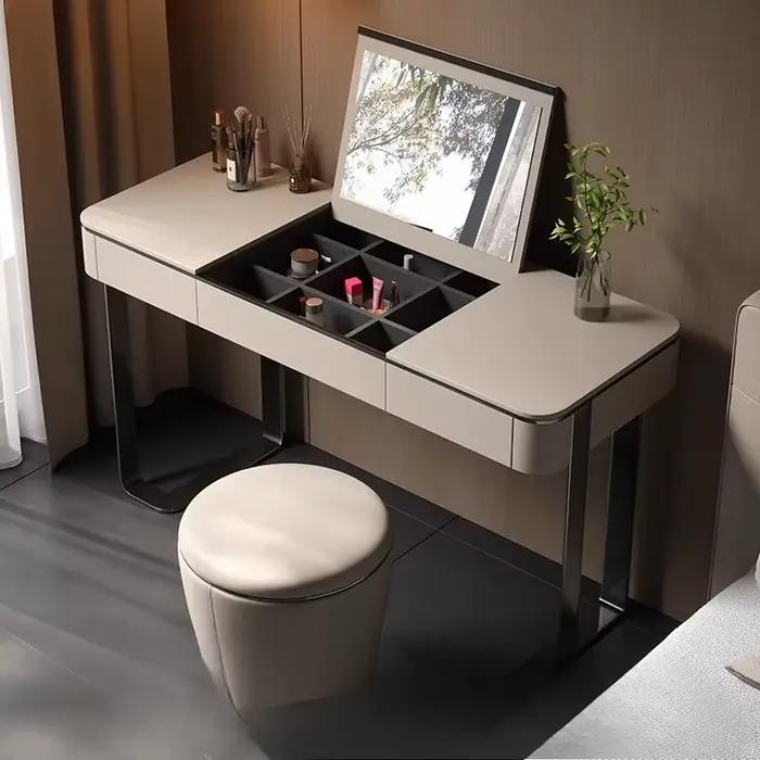 Coiffeuse compacte avec miroir et tiroirs