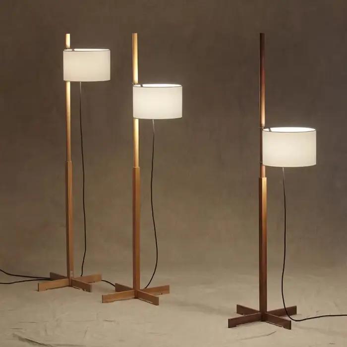 Lampadaire en noyer tissu design