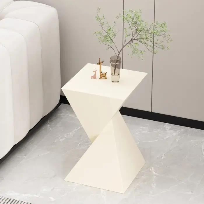 Table d'appoint minimaliste de luxe à la française