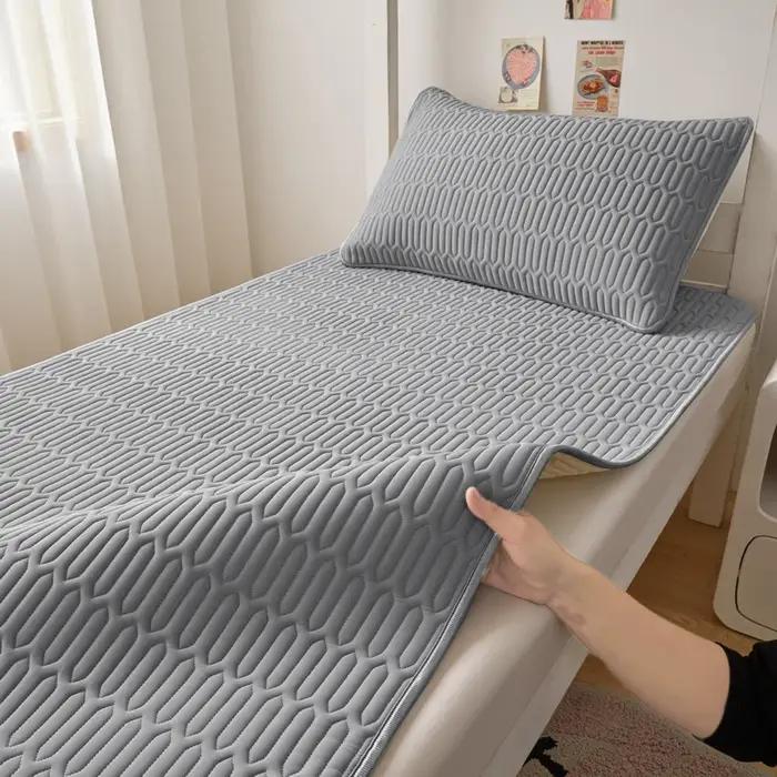 Tapis de lit rafraîchissant en latex imprimé arc-en-ciel pour lit simple ou double