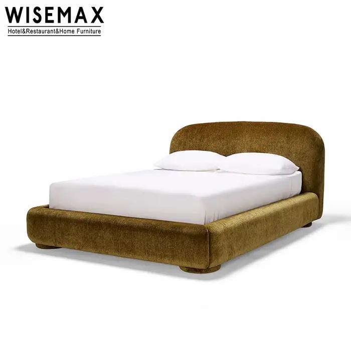 Lit King Size Vintage nordique avec cadre en bois capitonné et tête de lit minimaliste en tissu doux