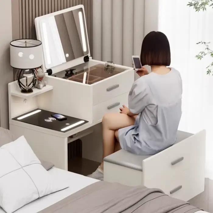 Coiffeuse moderne blanche de style français avec miroir