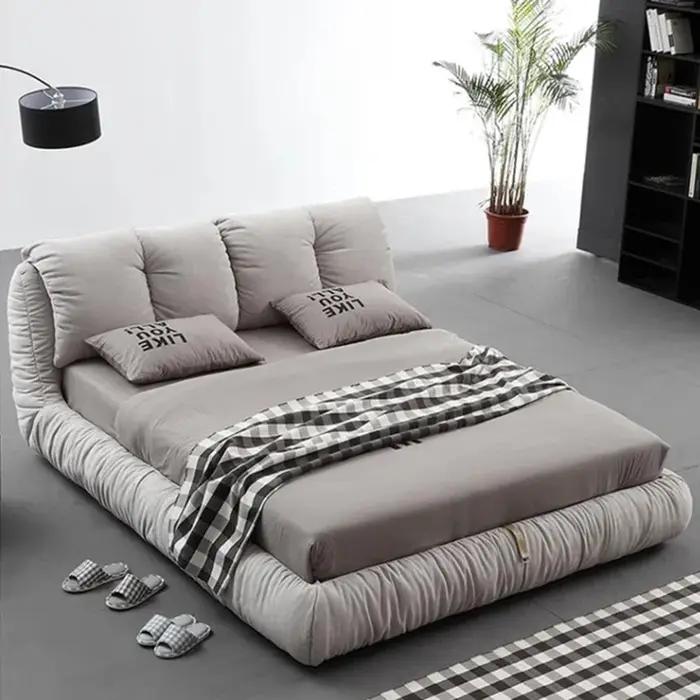 Lit de chambre unique et minimaliste