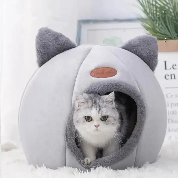 Lit pour chat semi-fermé tendance et confortable