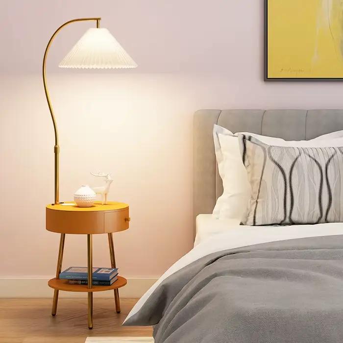 Nachttisch-Tables de chevet italiennes minimalistes avec chargeur sans fil, petites tables de chevet intelligentes simples, lumière de proximité, meubles de maison