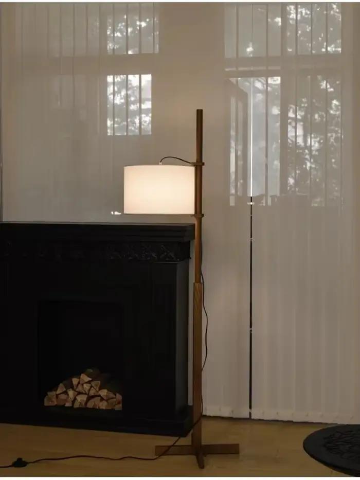 Lampadaire en noyer tissu design