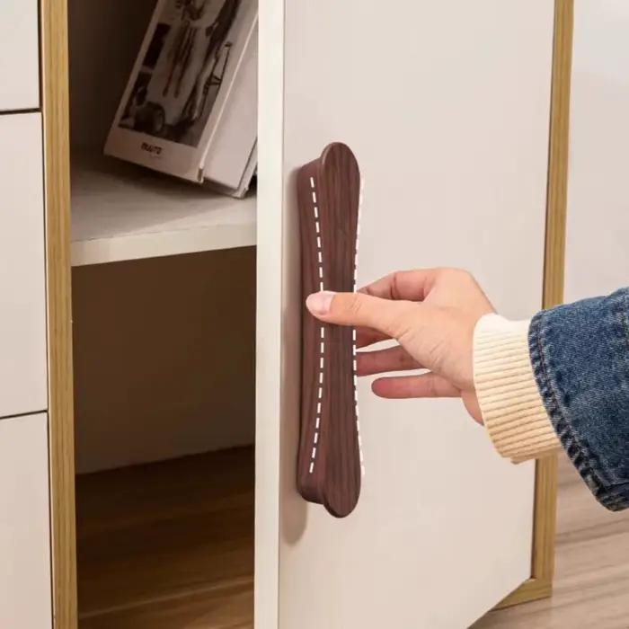 Poignées d'armoire nordiques en bois massif