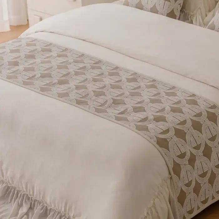 Chemin de lit Jacquard avec anneau géométrique haut de gamme