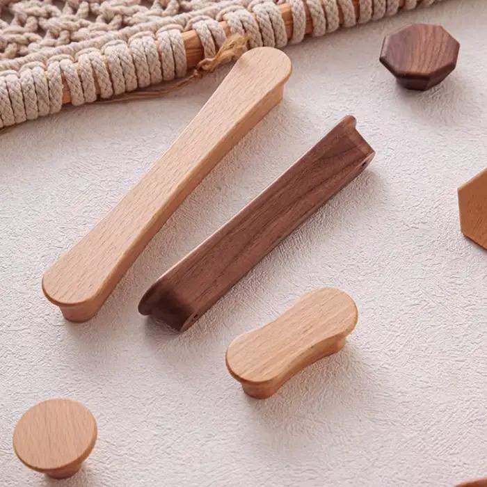 Poignées d'armoire nordiques en bois massif